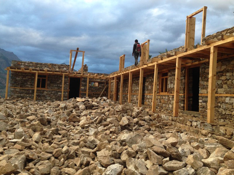 Nepal Schulgebäude im Bau